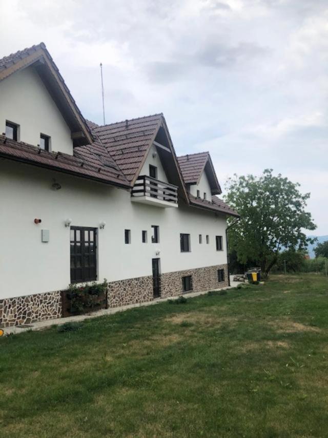 Отель Nut House Retezat Nucsoara  Экстерьер фото